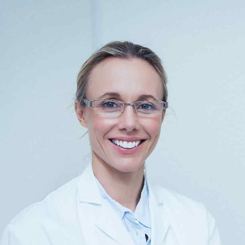 https://dentistgarden.mom/wp-content/uploads/2020/02/doctor-02.jpg